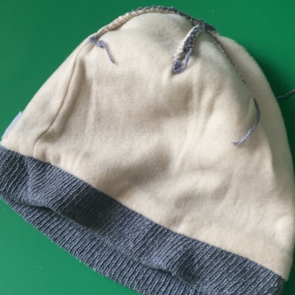 Fleece-lined snowflake grey beanie - Picture 13 of 15